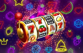 luckyi jackpot slot game interface with prize counter on mobile screen
