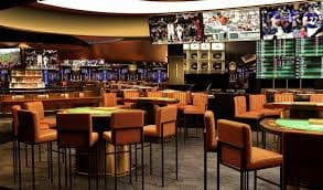 Casino-style slots and live dealer games available on luckyi
